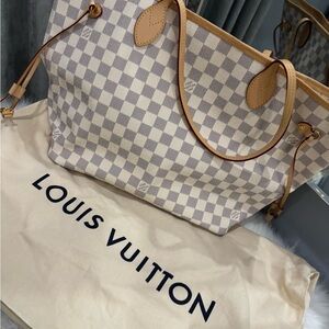 Authentic Louis Vuitton MM Damier Azur Tote in Cream and Tan